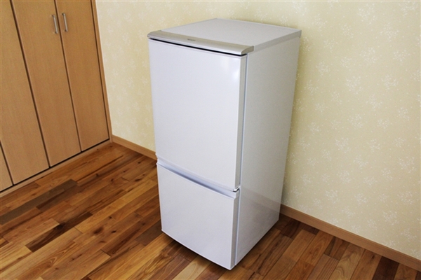 SHARPの2ドア冷凍冷蔵庫 / 2010年 / 137L | 群馬家電レンタルサービス